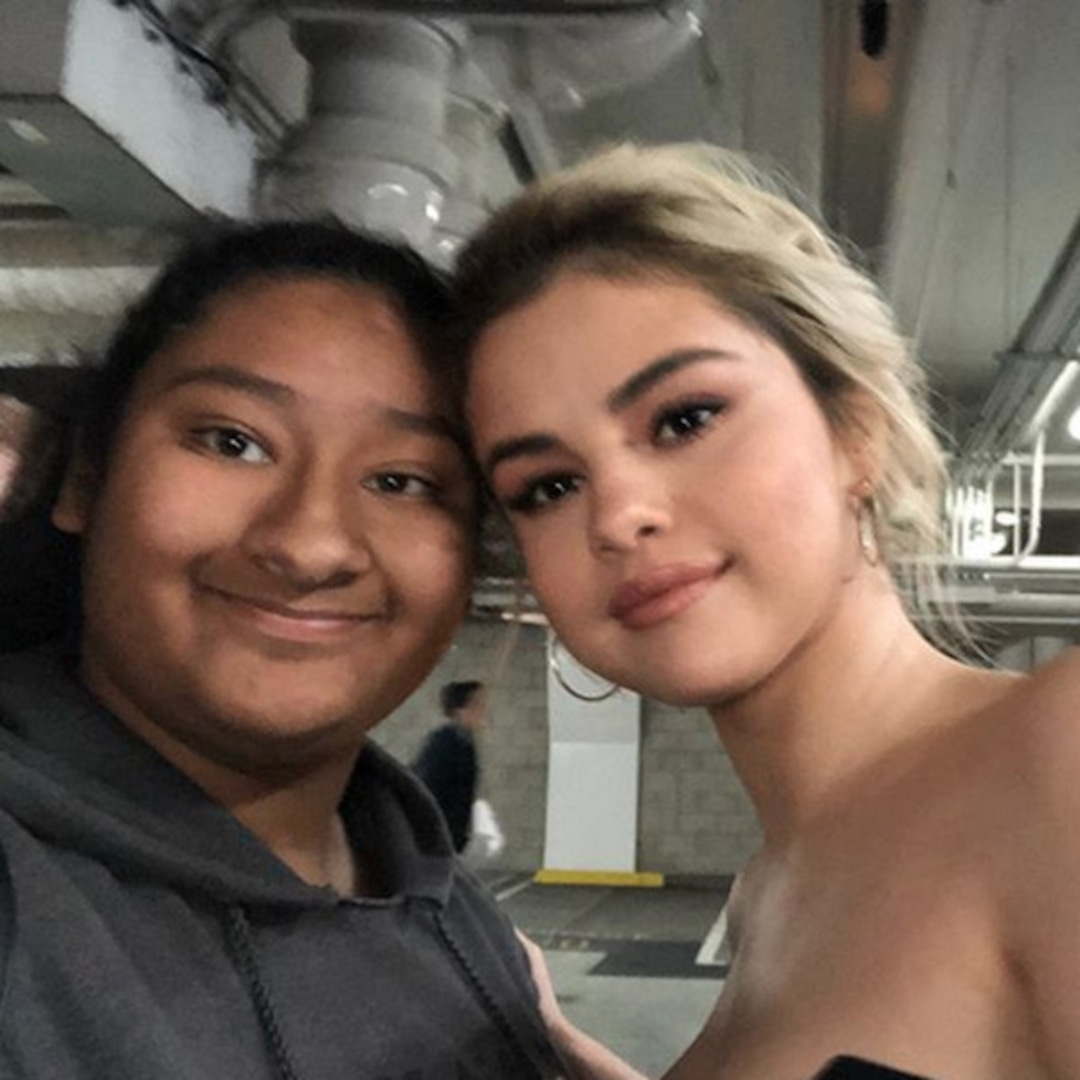 Este chica se hizo viral por conocer prácticamente a todo Hollywood E! Online Latino MX Este chica se hizo viral por conocer prácticamente a todo Hollywood E! Online Latino MX